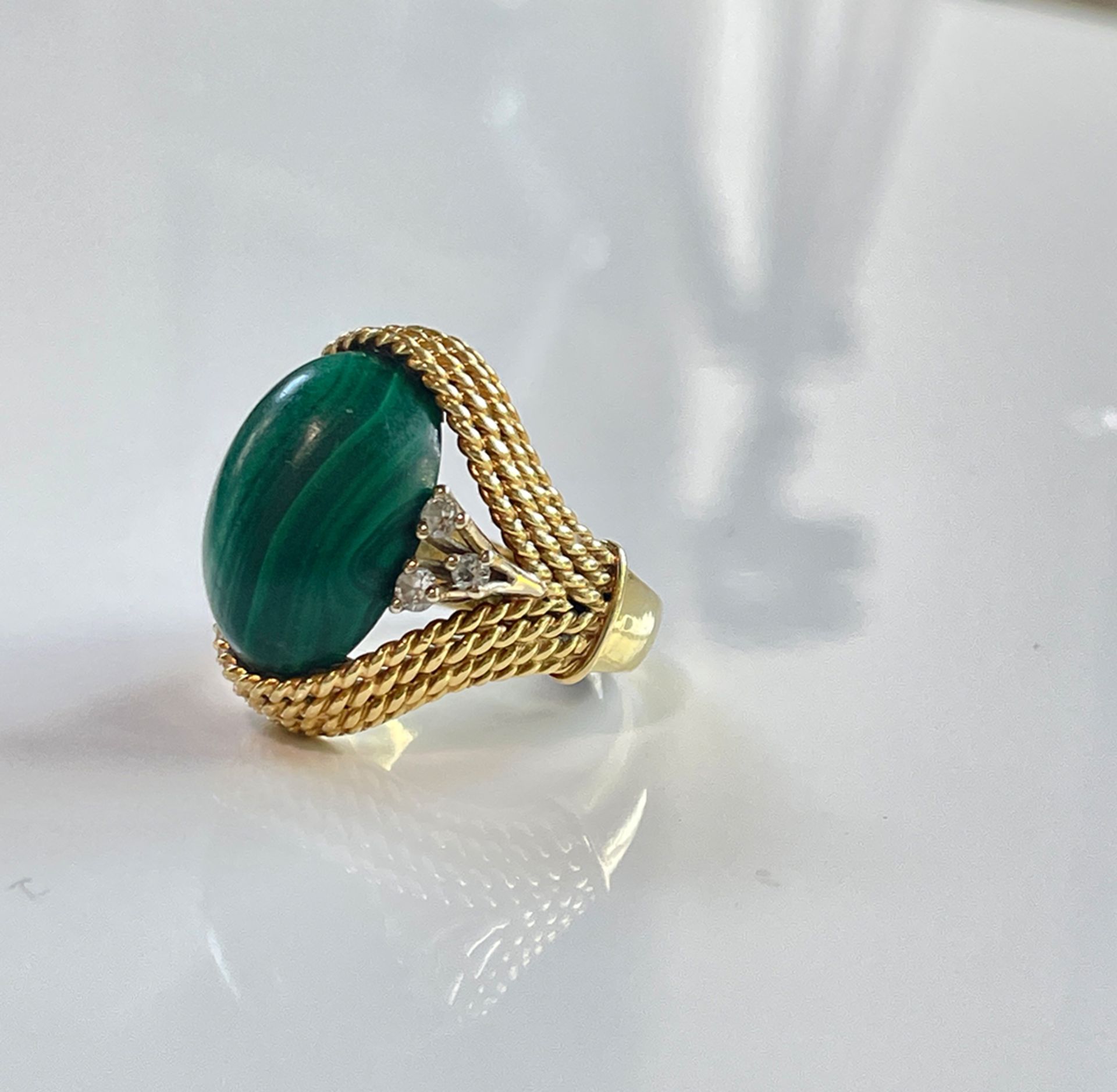 Vintage 18K Gold Design Ring Malachite, Diamond - Image 3 of 5