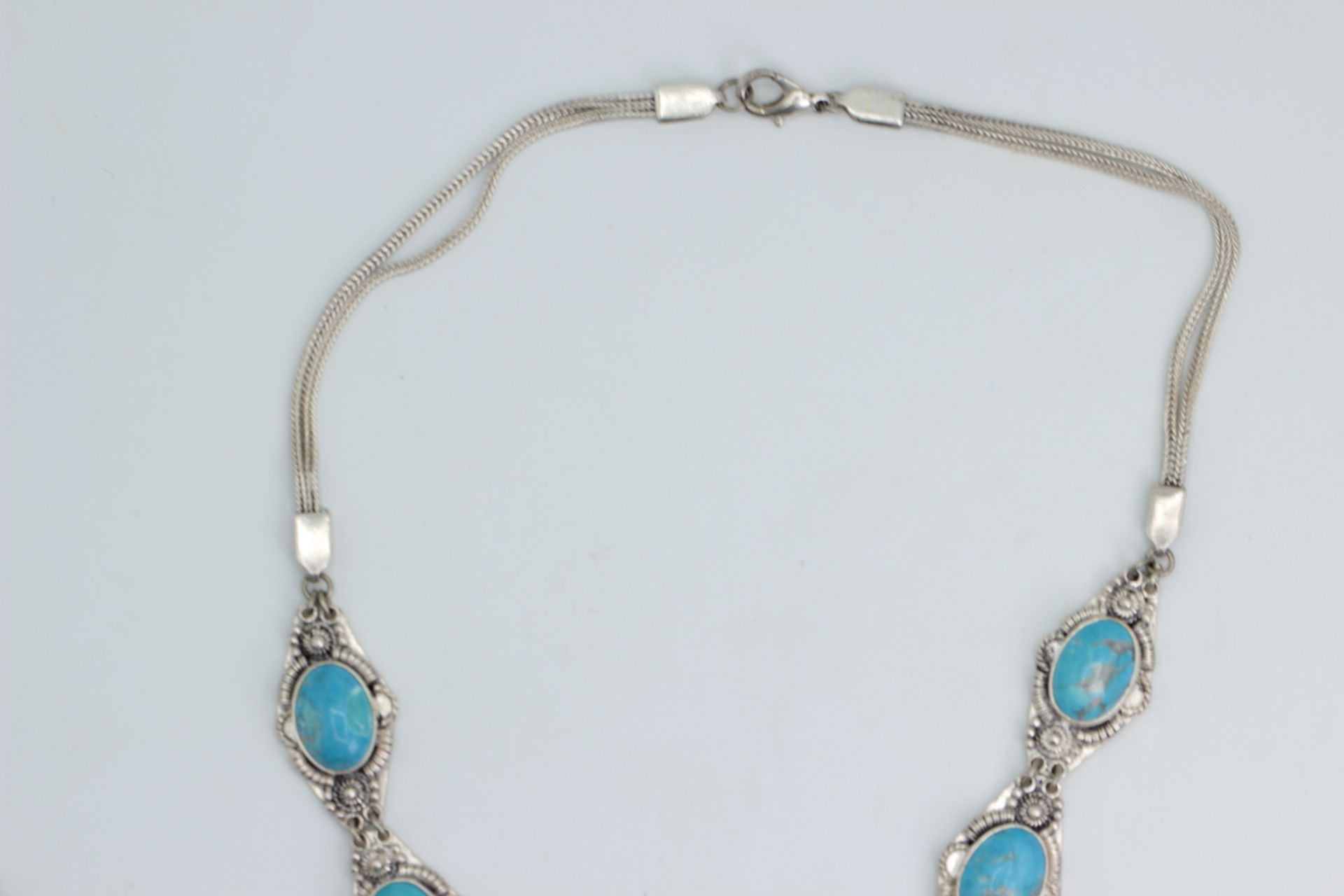 Silver necklace, oriental, with turquoise colored Stones - Image 5 of 5