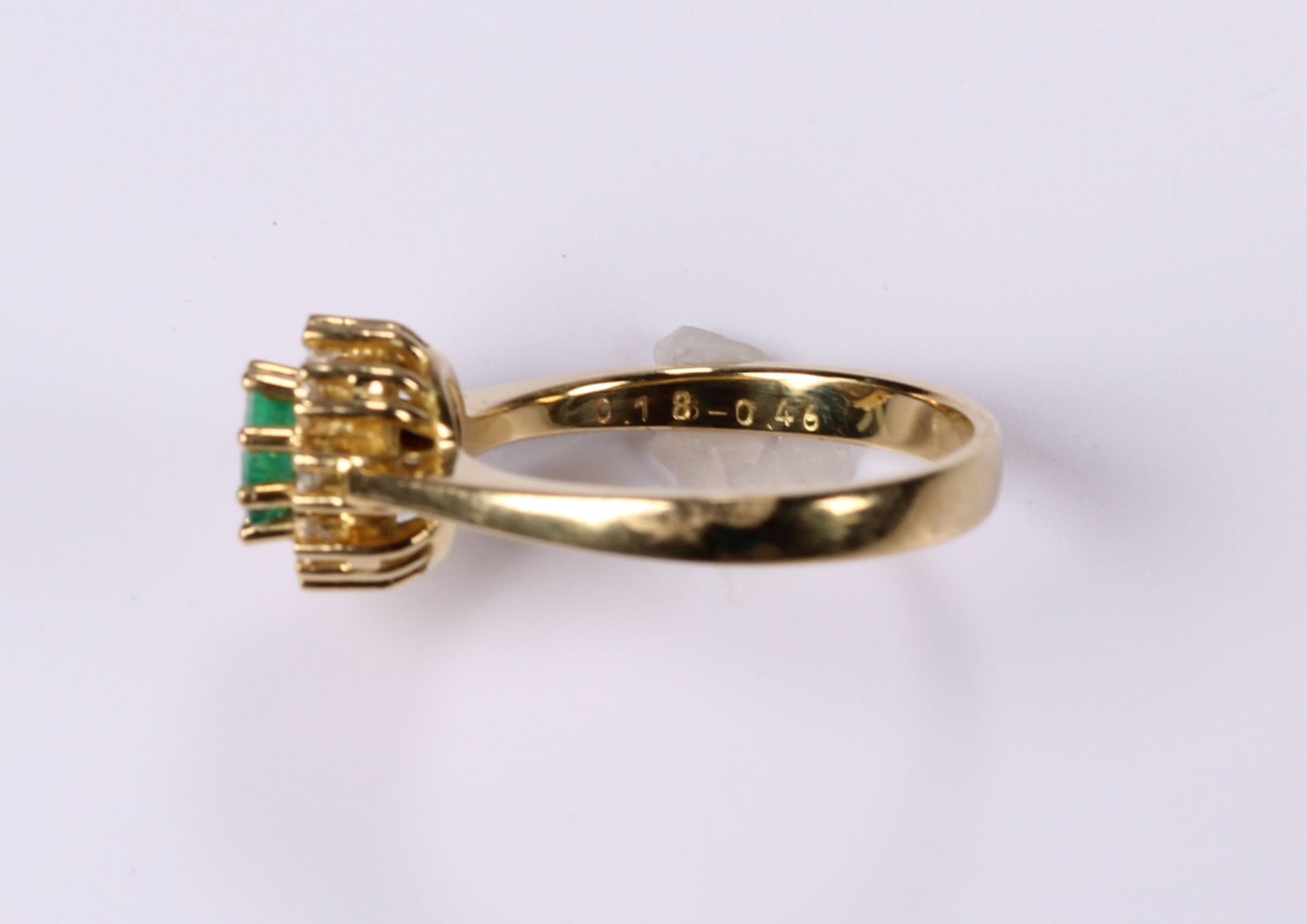 750 Gelbgold Ring mit Smaragd und Diamanten - Bild 2 aus 4