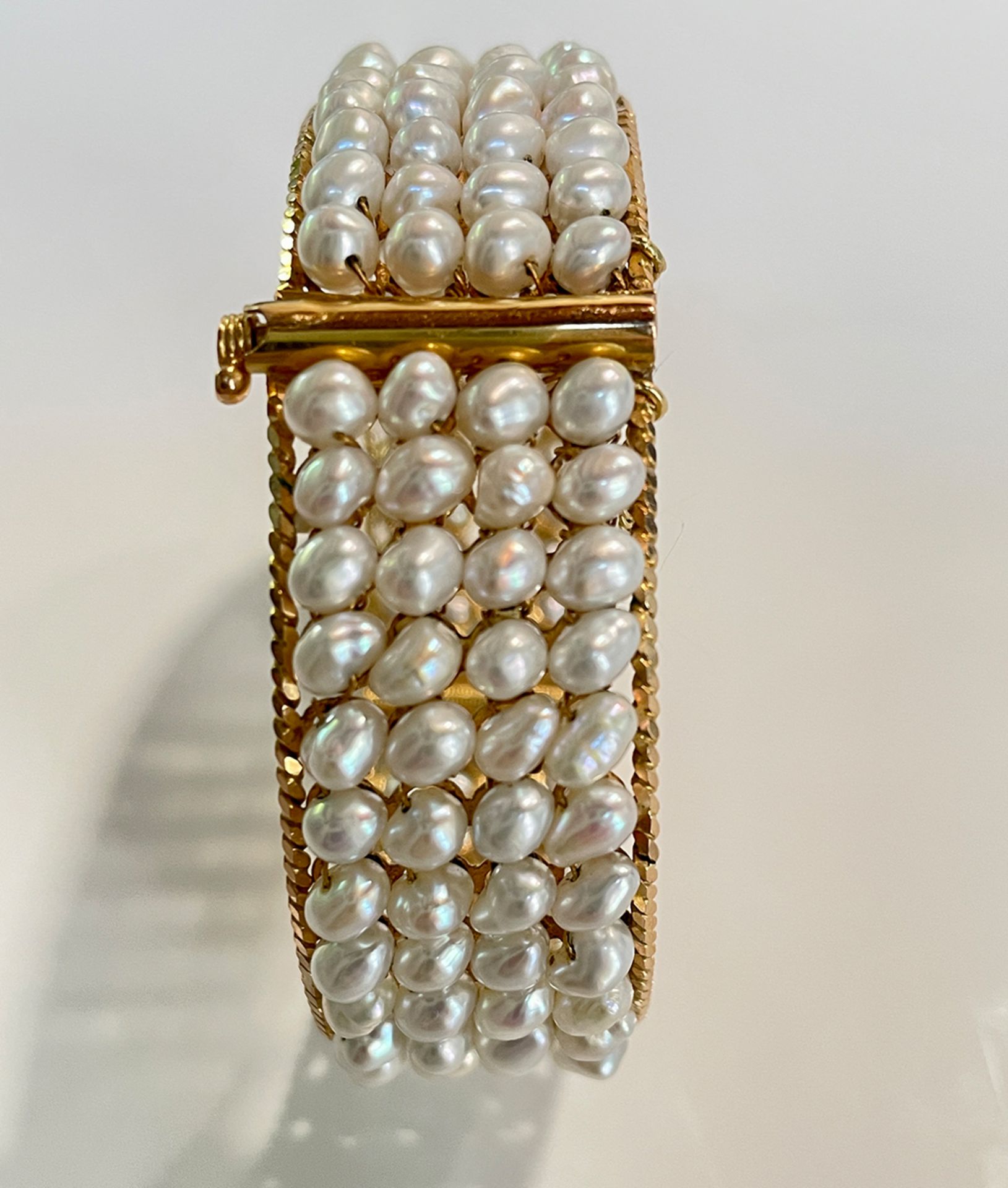 Antique 22K Gold bangle with Oriental pearls - Image 4 of 6