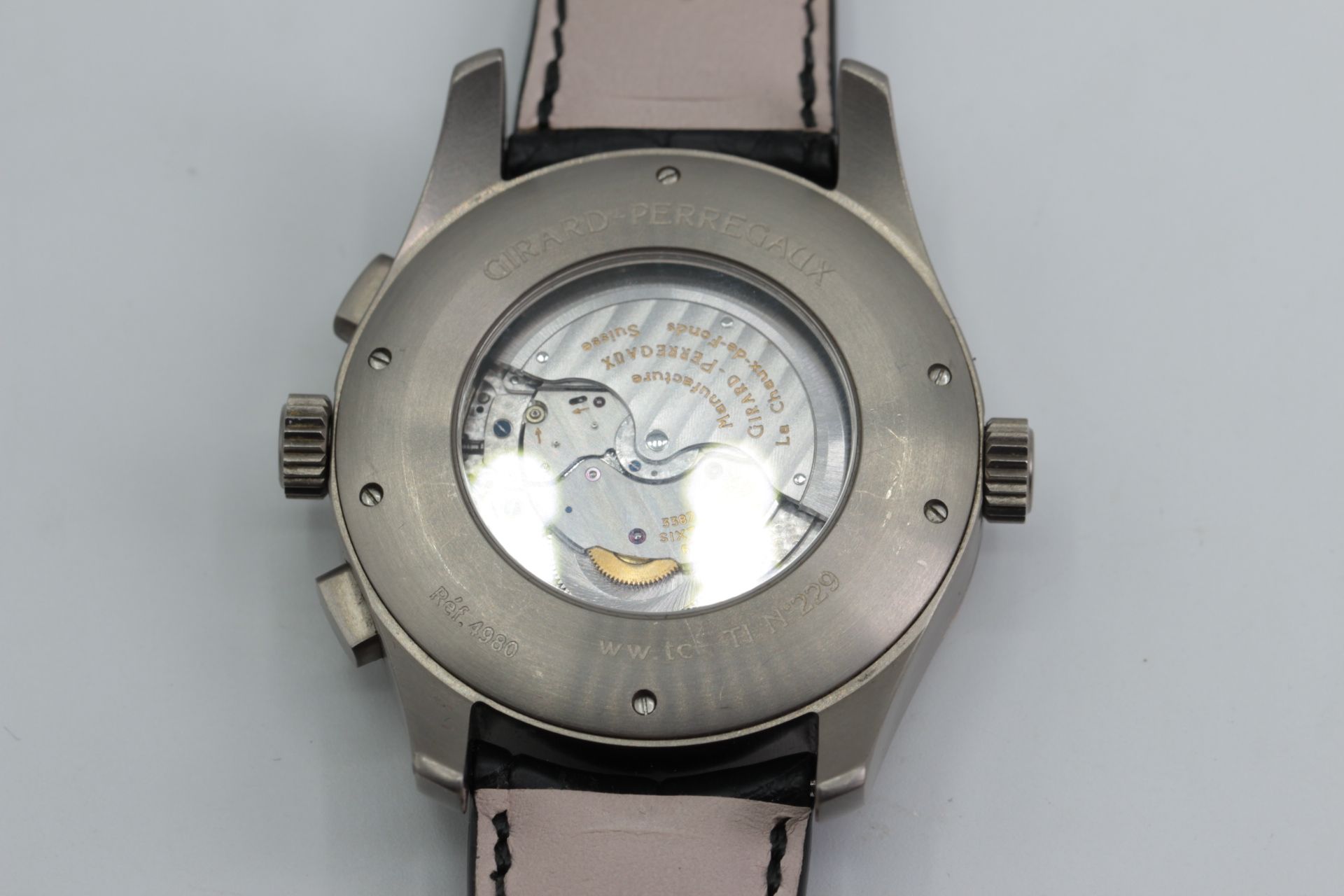 Girard Perregaux WWTC No. 229 Chronograph Titan Herren Armbanduhr - Bild 3 aus 8