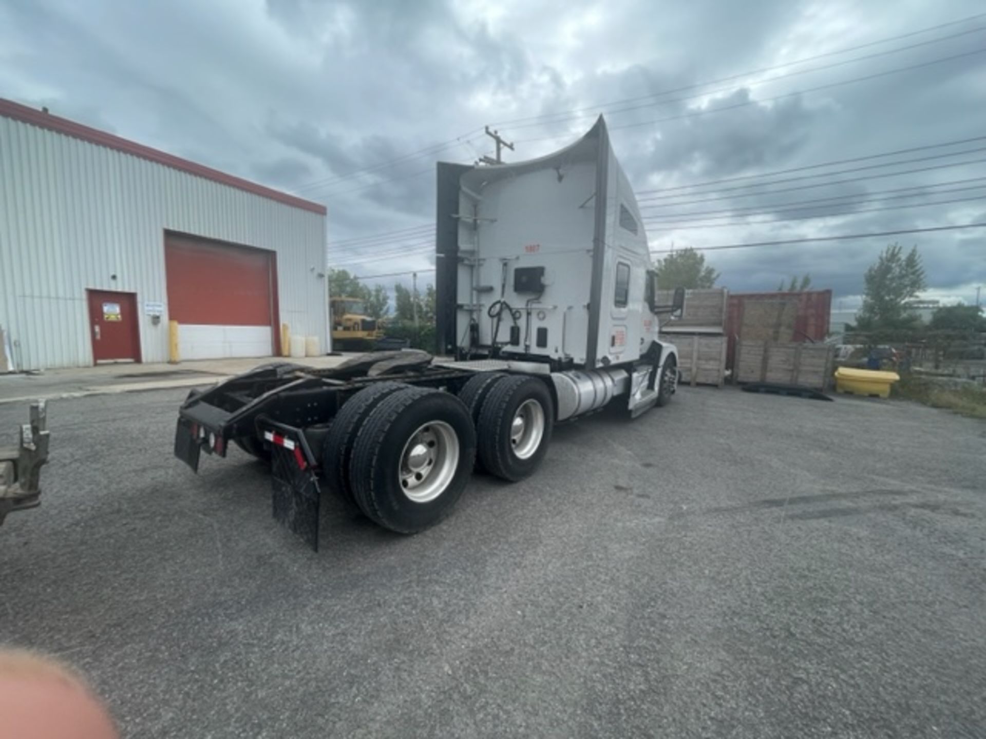 2022 KENWORTH T680, w/ 76'' Sleeper, SN: 1XKYDP9X0NJ979699 - Image 2 of 7