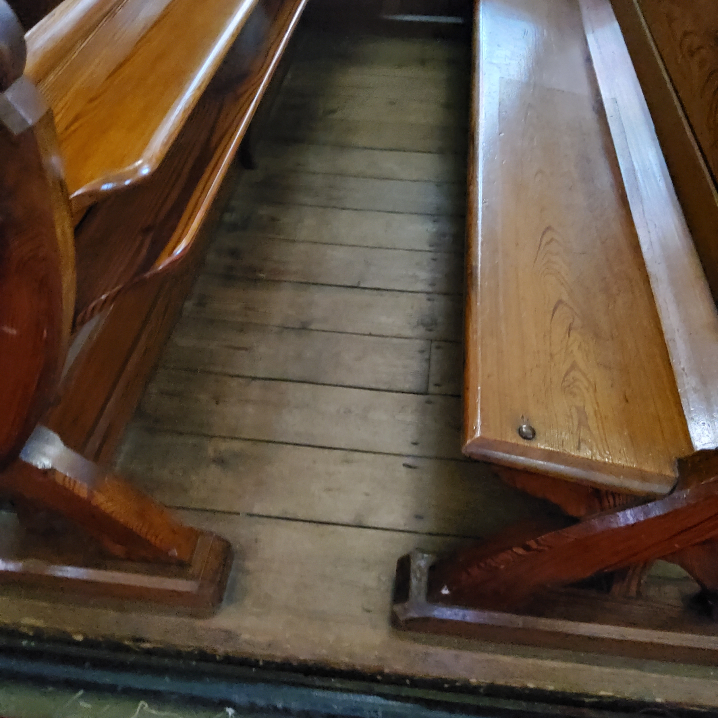 The entirety of the ecclesiatical Victorian Pugin style pitch pine pews, twenty two banks in - Image 8 of 9