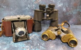 World War I - a set of  French Sthenara binoculars, war department stamp, Special 88393;  a Dacora I