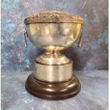 A silver pedestal rose bowl, flower and drop handles, Sheffield 1990, 472g, 15toz