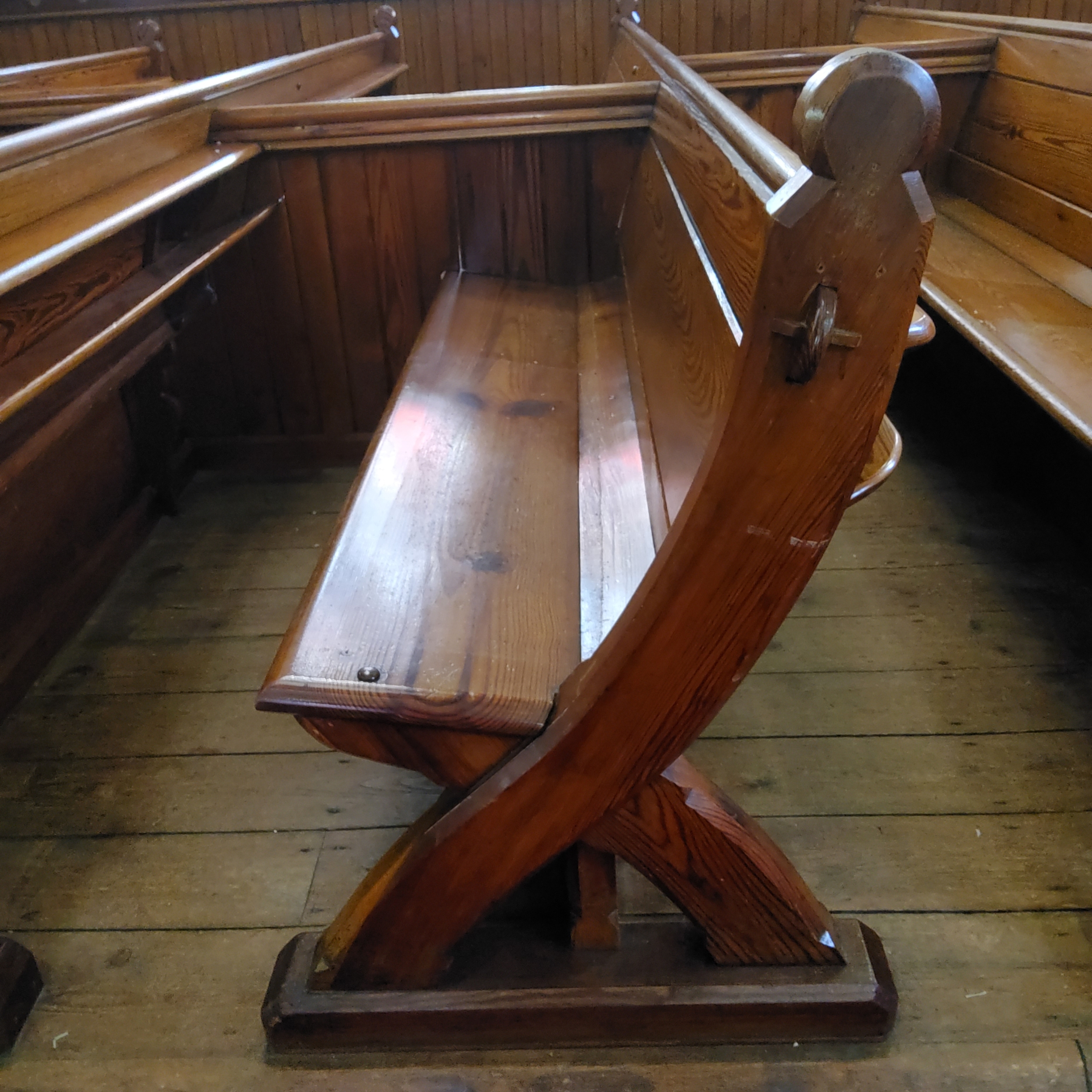 The entirety of the ecclesiatical Victorian Pugin style pitch pine pews, twenty two banks in - Image 7 of 9