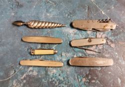 Multi and single bladed folding pen knives,  Satchwell Sunvic and others