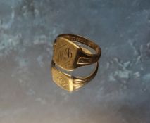 A 9ct gold gentleman's signet ring, engraved MB, size O 1/2, 4.2g