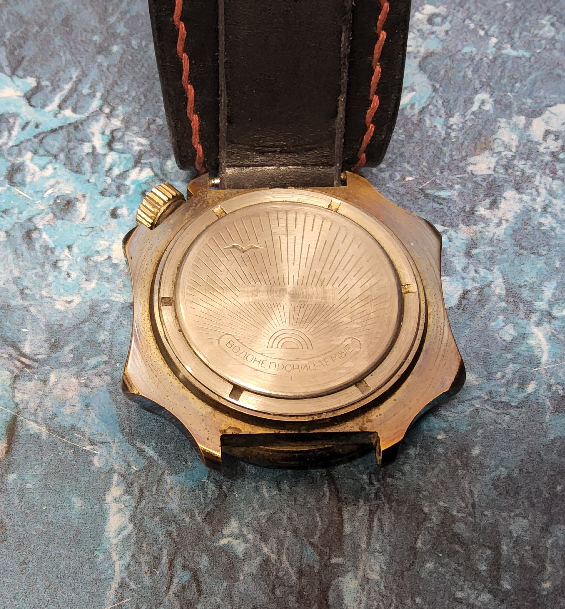 A Vostok Komandirskie (Commander) watch, automatic movement, cream dial, black Arabic numerals, date - Image 2 of 2