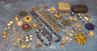 Costume jewellery including stone set brooches, stones set bracelets, natural amethyst random cut