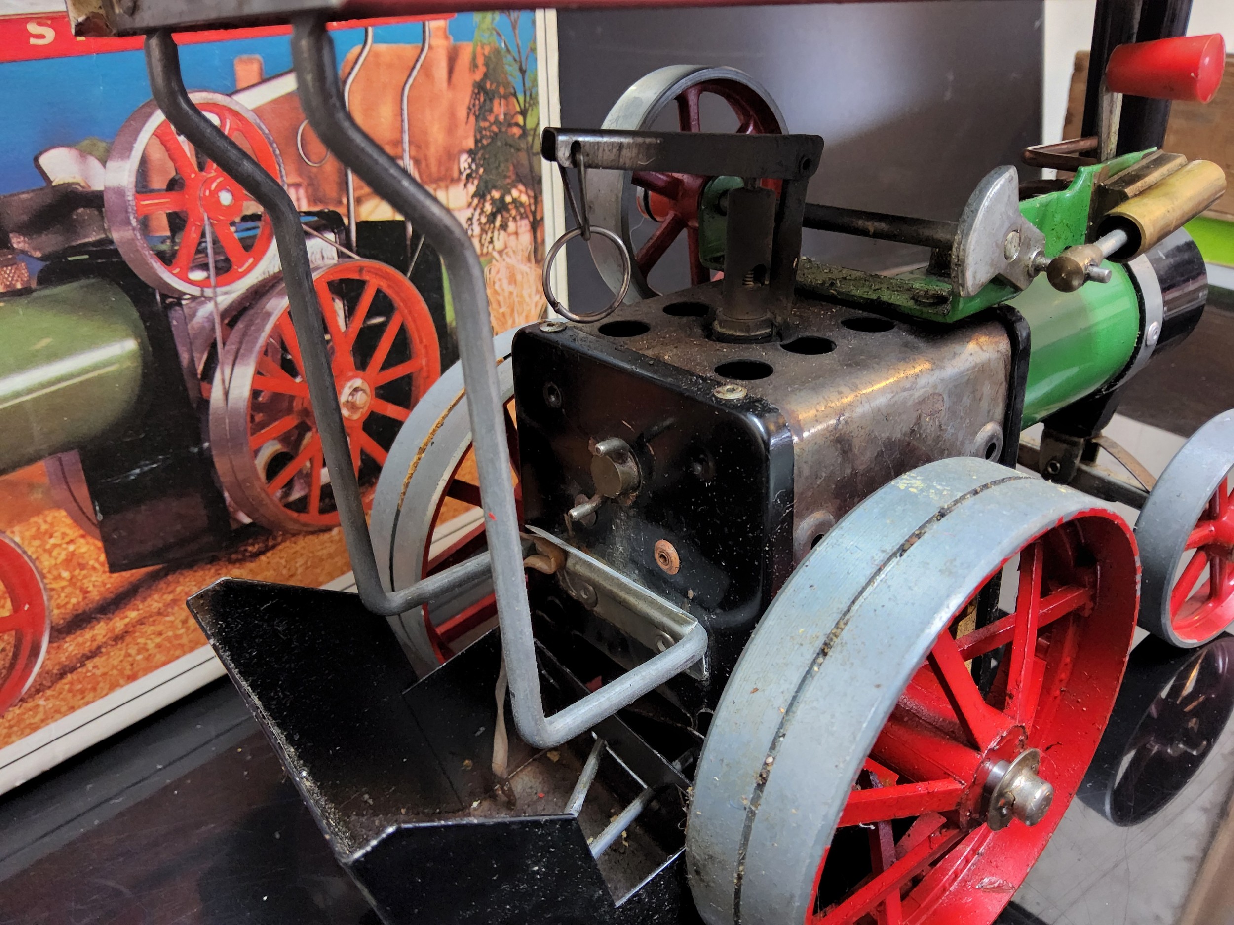 A Boxed T.E. 1a Mamod steam traction engine toy, model T.E 1a (post 1967), in original box, - Image 2 of 2