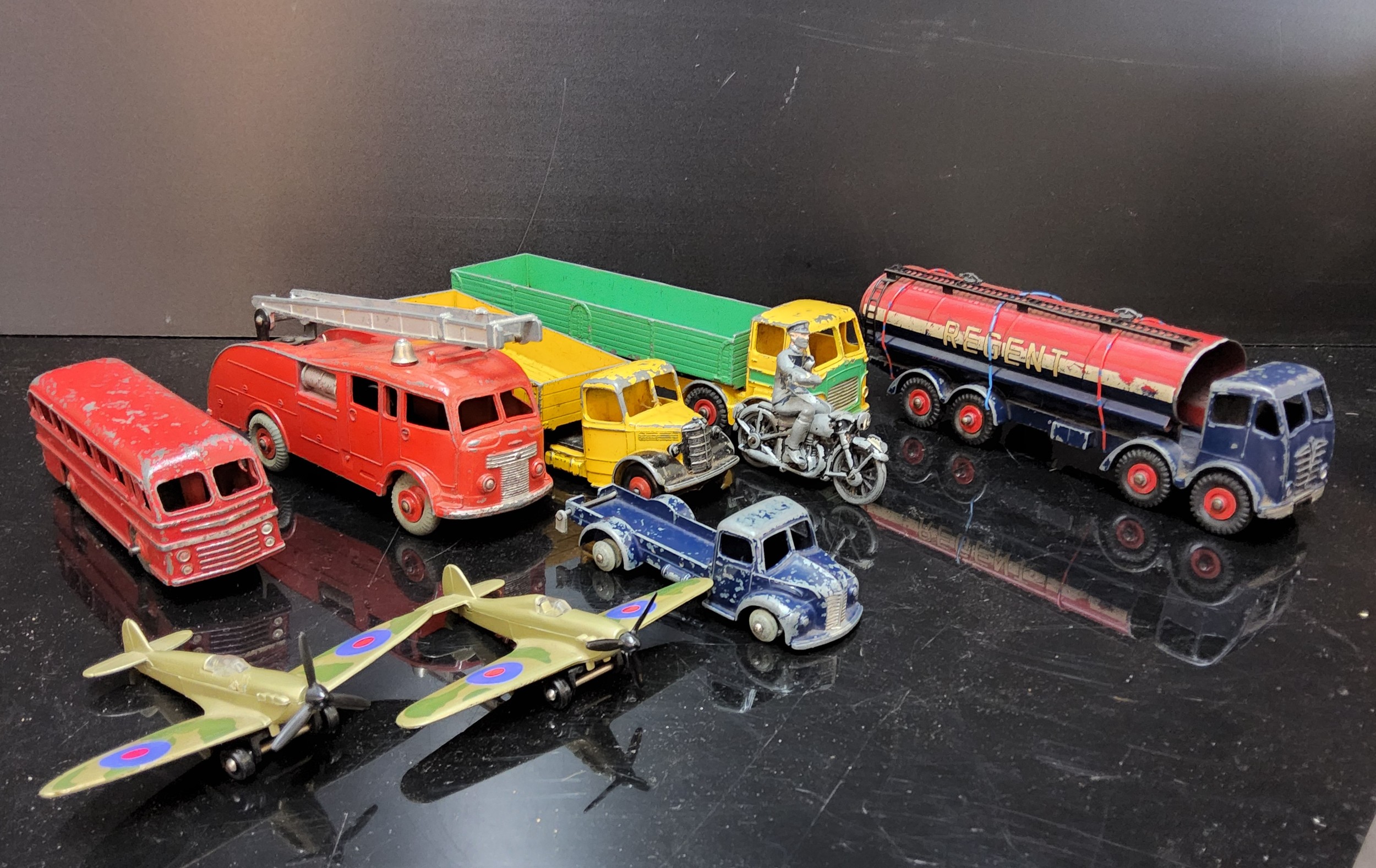 Dinky 934 Leyland Octopus 8-wheeled wagon, yellow cab and chassis, green back and flashes, silver