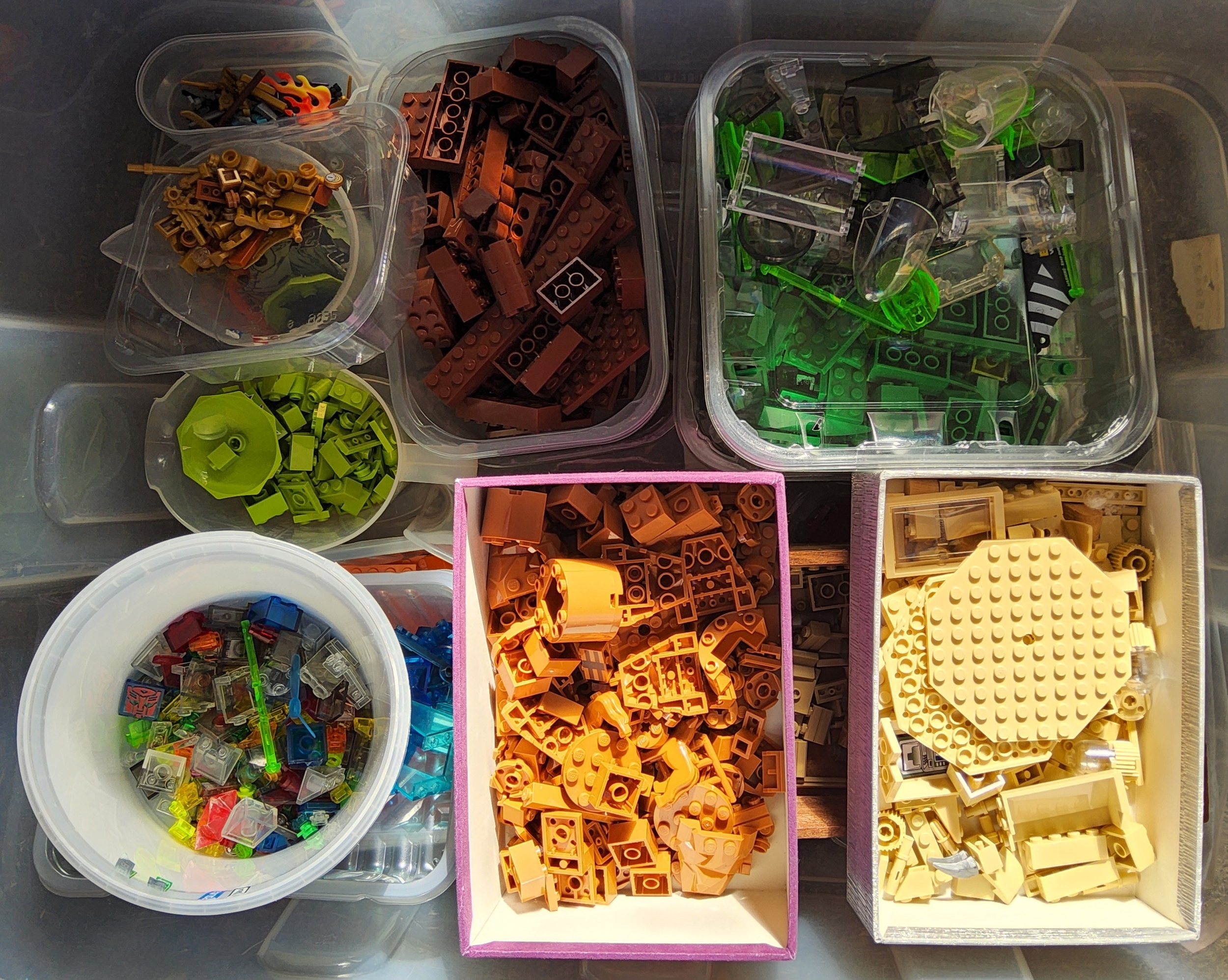 Lego - A Qunatity of coloured bricks, with some unique/ specific pieces noted. Clear pieces, - Image 2 of 2