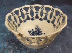 A Worcester Anemone and Bellflower Spray pattern basket, the sides formed from interlocking circles,