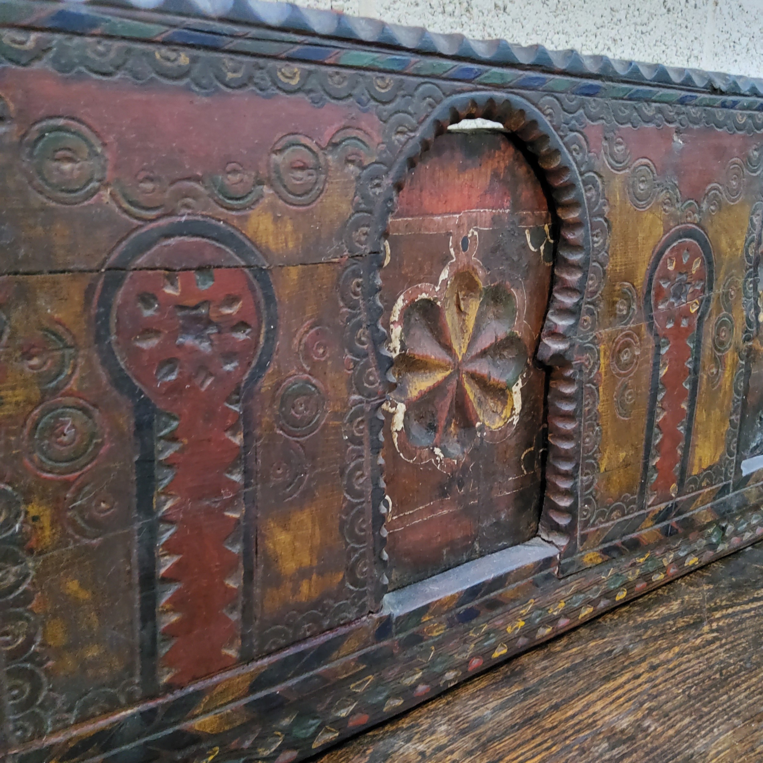 A large carved and polychrome painted Moroccan / Marrakesh doorway panel, 33cm high,111cm wide, - Image 3 of 3