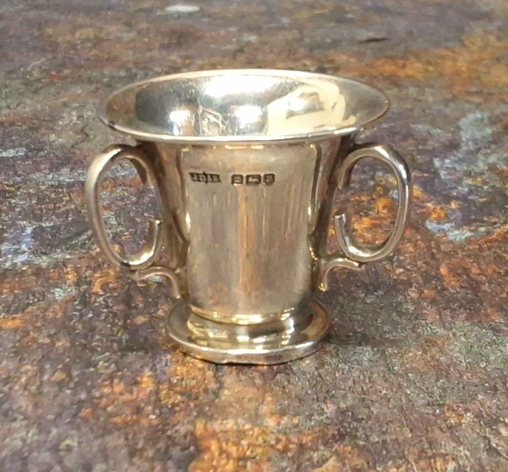 Golfing interest - a silver miniature trophy in the form of a tyg, engraved Troon, Oct. 1949 - Image 2 of 3