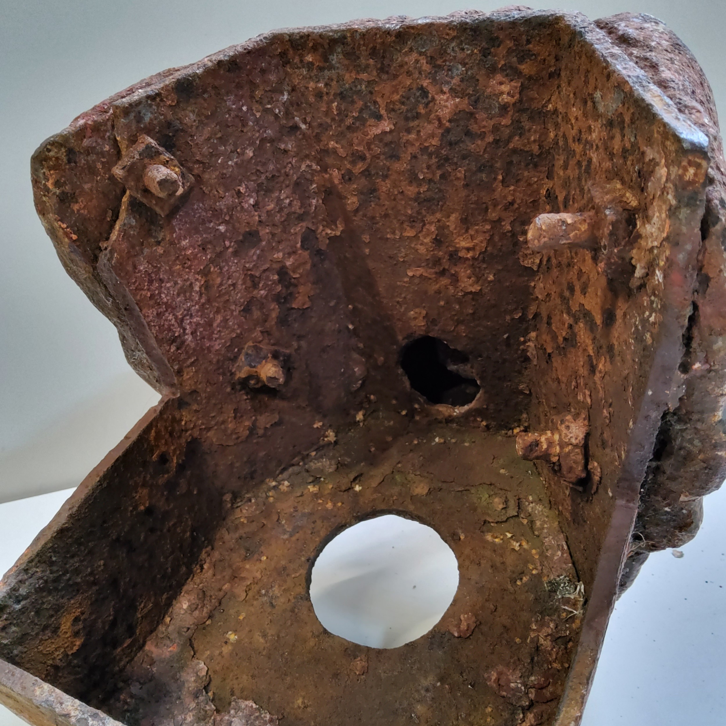 Architectural Salvage  - an unusual cast iron fountain head / country house hopper - Image 4 of 4