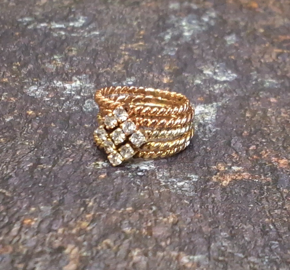 A 9ct gold and rose gold and diamond stacking rings each claw set with either one, two or three - Image 2 of 2