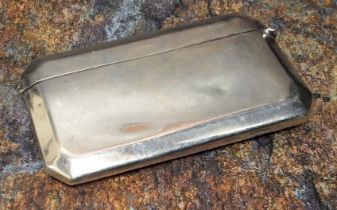 An Edwardian silver canted rectangular card case, 4.5cm high, Chester 1908