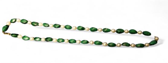 A malachite and fresh water pearl necklace, with alternating stones, 9ct clasp, 66cm long