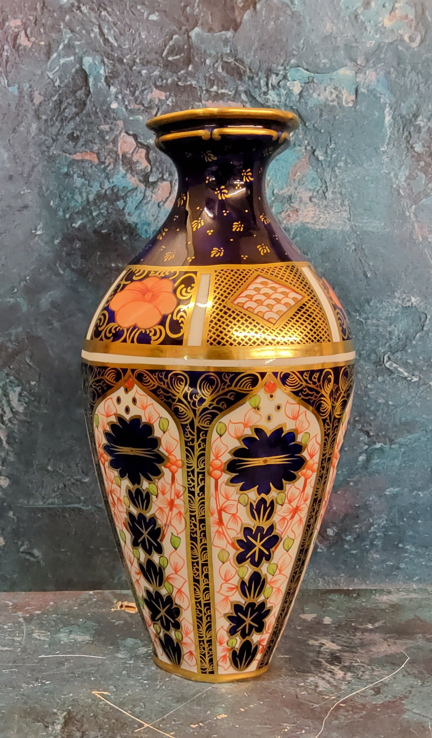 A Royal Crown Derby 1128 panelled ovoid vase, 21cm high, printed mark, date code for 1925