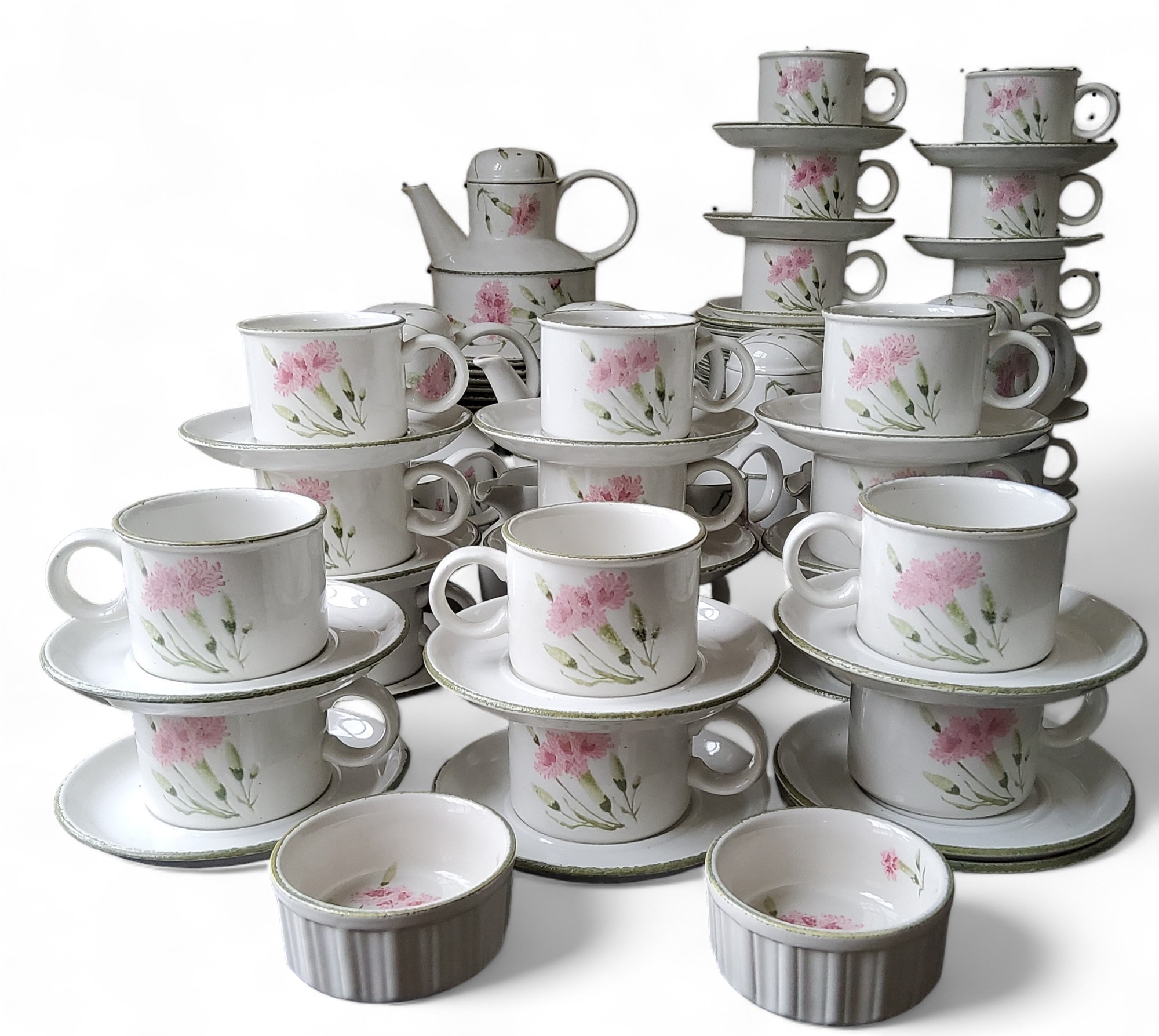 Midwinter Oven to Table Ware Carnation pattern dinner and coffee service, comprising five coffee