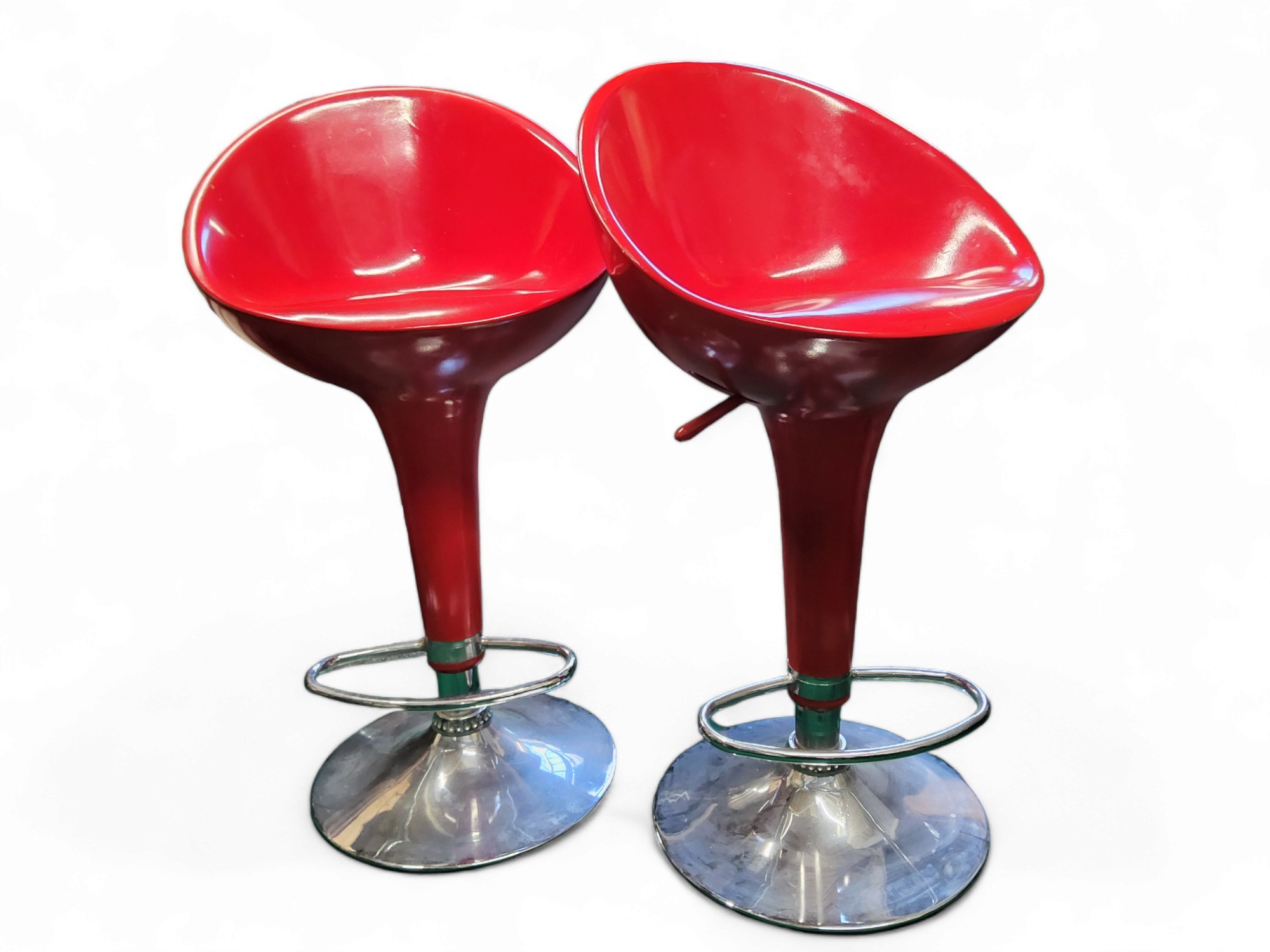 A pair of red vacuum formed and chrome bar stools - Image 2 of 2