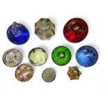 Glassware - a millefiori domed paperweight, 6.25cm diam;  others, bubble inclusions;  etc (10)