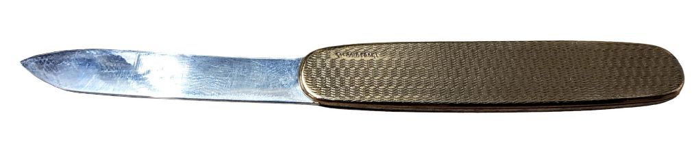 A 9ct gold pen knife, engine turned, silver blade, William Needham, Sheffield 1936, 23.2g gross
