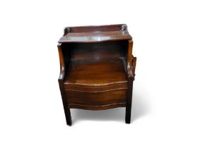 A George III mahogany serpentine commode, 77cm high, 56cm wide, c.1800