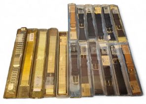 Various NOS leather and expanding watch straps, sizes 16,18,20 & 22mm (17)