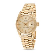 ROLEX - A LADIES VINTAGE ROLEX DATEJUST WRISTWATCH in 18ct yellow gold, 6917, 5233XXX, c.1978, th...