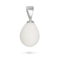 A NON-NACREOUS PEARL PENDANT in white gold, suspending a drop shaped white non-nacreous pearl, no...