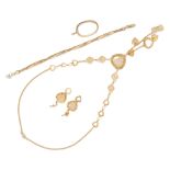 A MIXED LOT OF GOLD JEWELLERY in 18ct gold, a pair of earrings stamped A750K, a necklace suspendi...