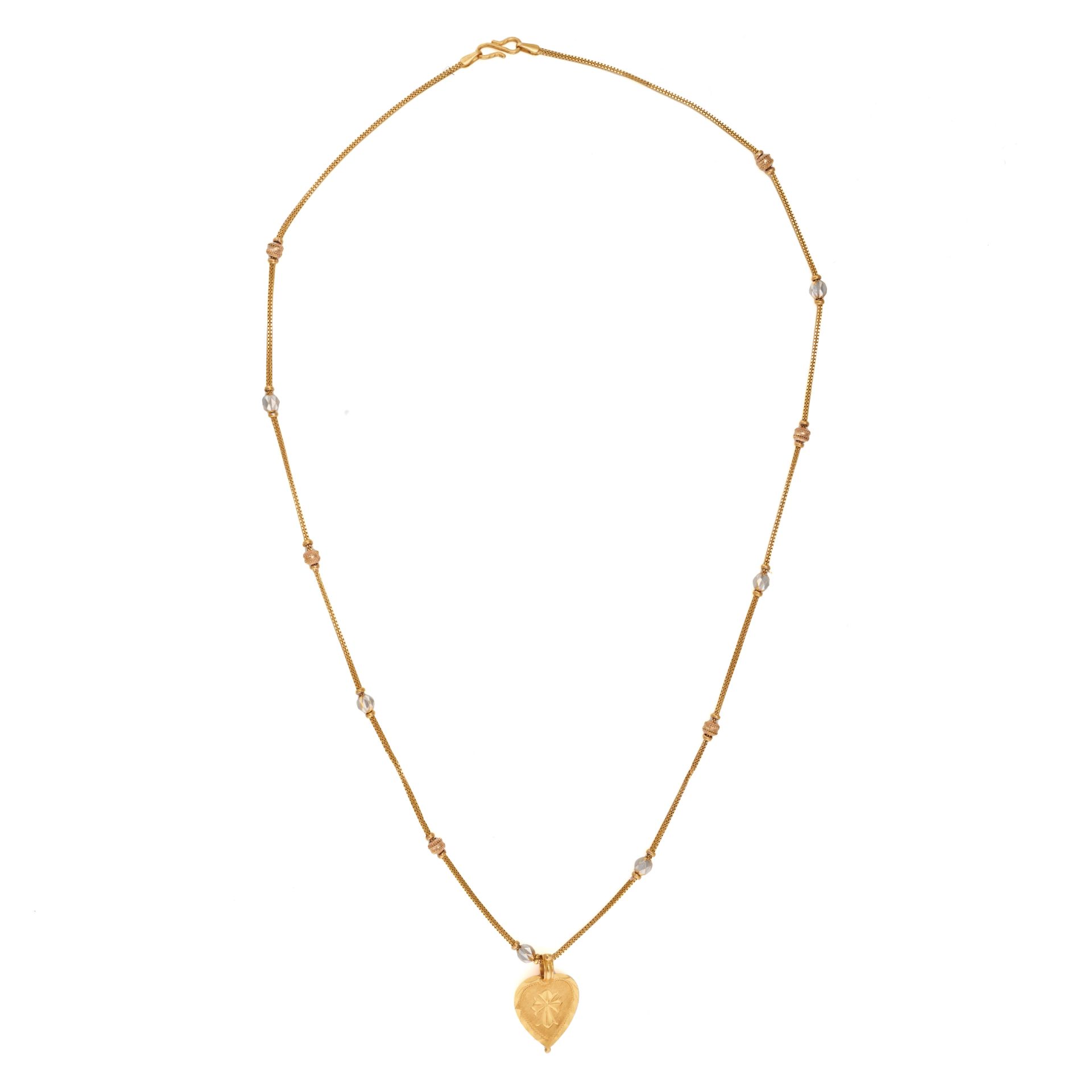 A YELLOW GOLD PENDANT NECKLACE in 22ct gold, a pendant suspended from a chain with intersecting w...