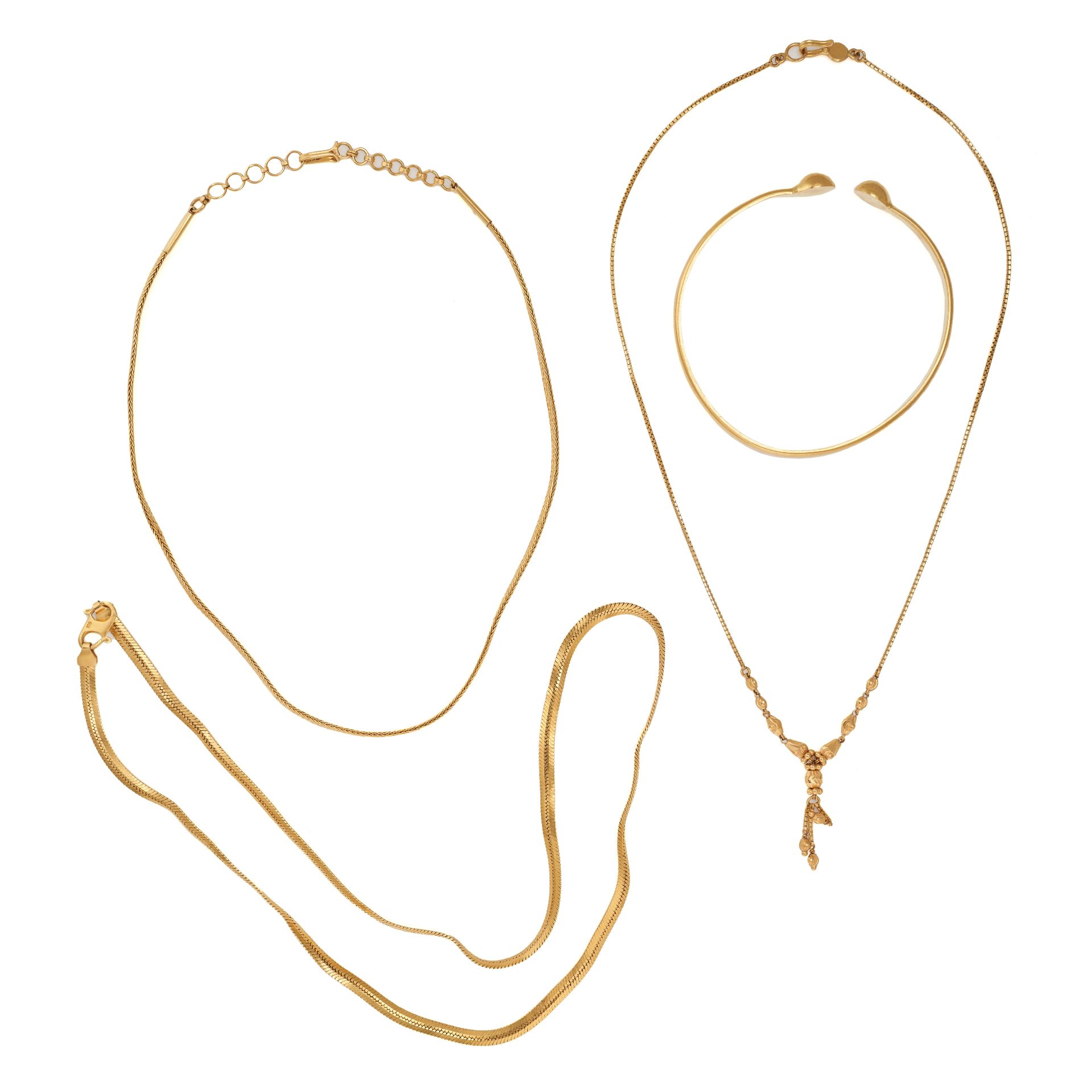 A MIXED LOT OF GOLD JEWELLERY in 22ct gold, comprising two necklaces, one pendant necklace and a ...