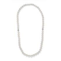 A SOUTH SEA PEARL AND DIAMOND NECKLACE comprising a row of South Sea pearls ranging from 13.5mm t...