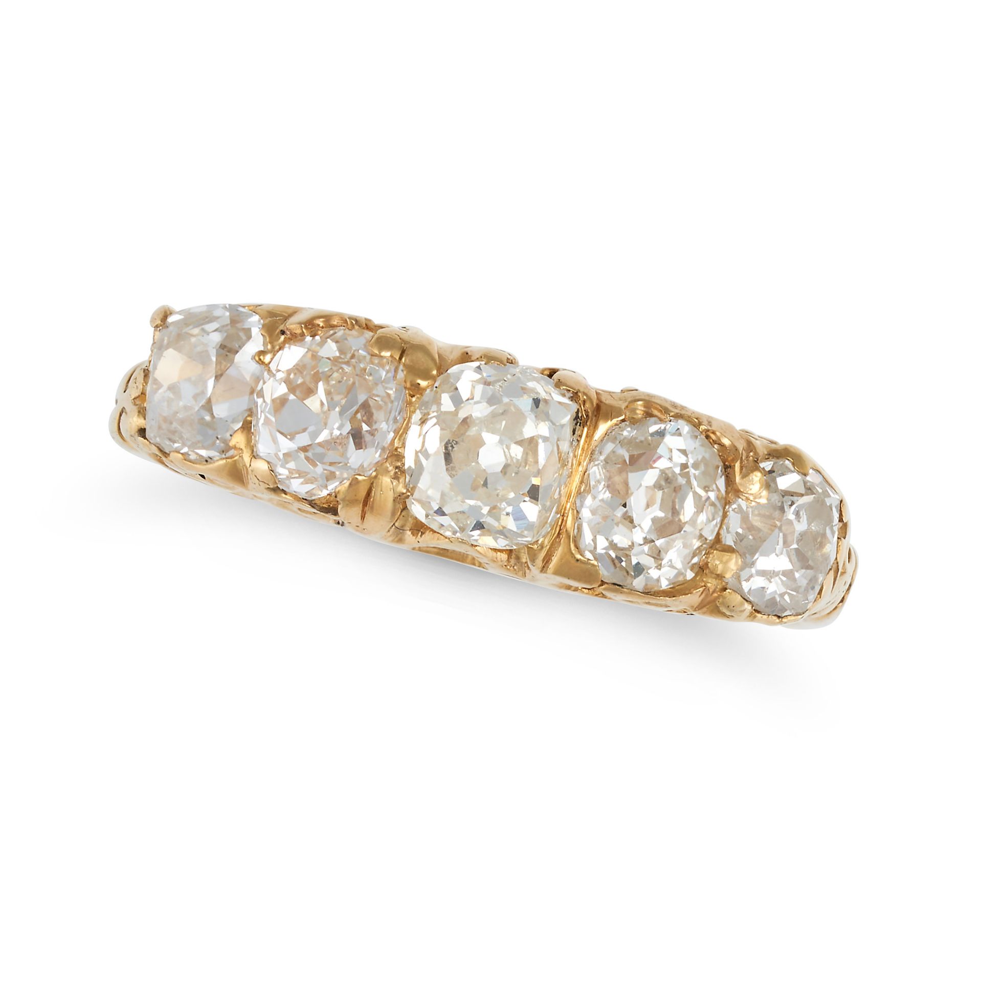 AN ANTIQUE FIVE STONE DIAMOND RING in yellow gold, set with five old cut diamonds, the diamonds a...