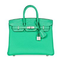 HERMES, A RARE VERT COMICS TOUCH BIRKIN 25 BAG Condition grade A+, box fresh. Produced in 2023....