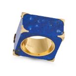 TIFFANY & CO., A LAPIS LAZULI RING in 18ct yellow gold, comprising a square piece of lapis lazuli...
