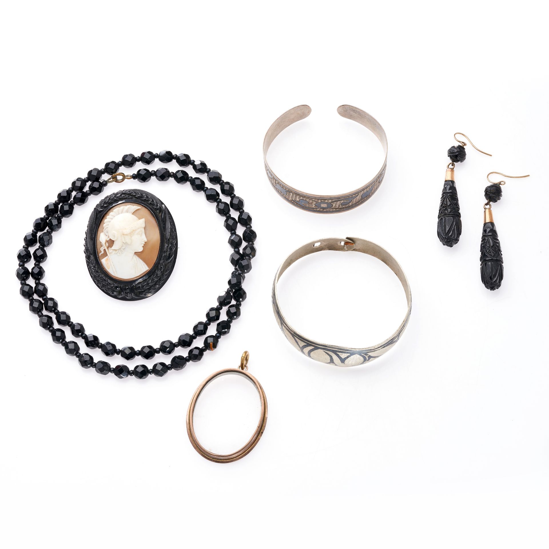 NO RESERVE - A COLLECTION OF MOURNING JEWELLERY comprising a pair of antique jet drop earrings, e...