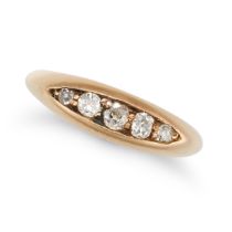 NO RESERVE - AN ANTIQUE FIVE STONE DIAMOND RING in 18ct yellow gold, set with a row of five old c...