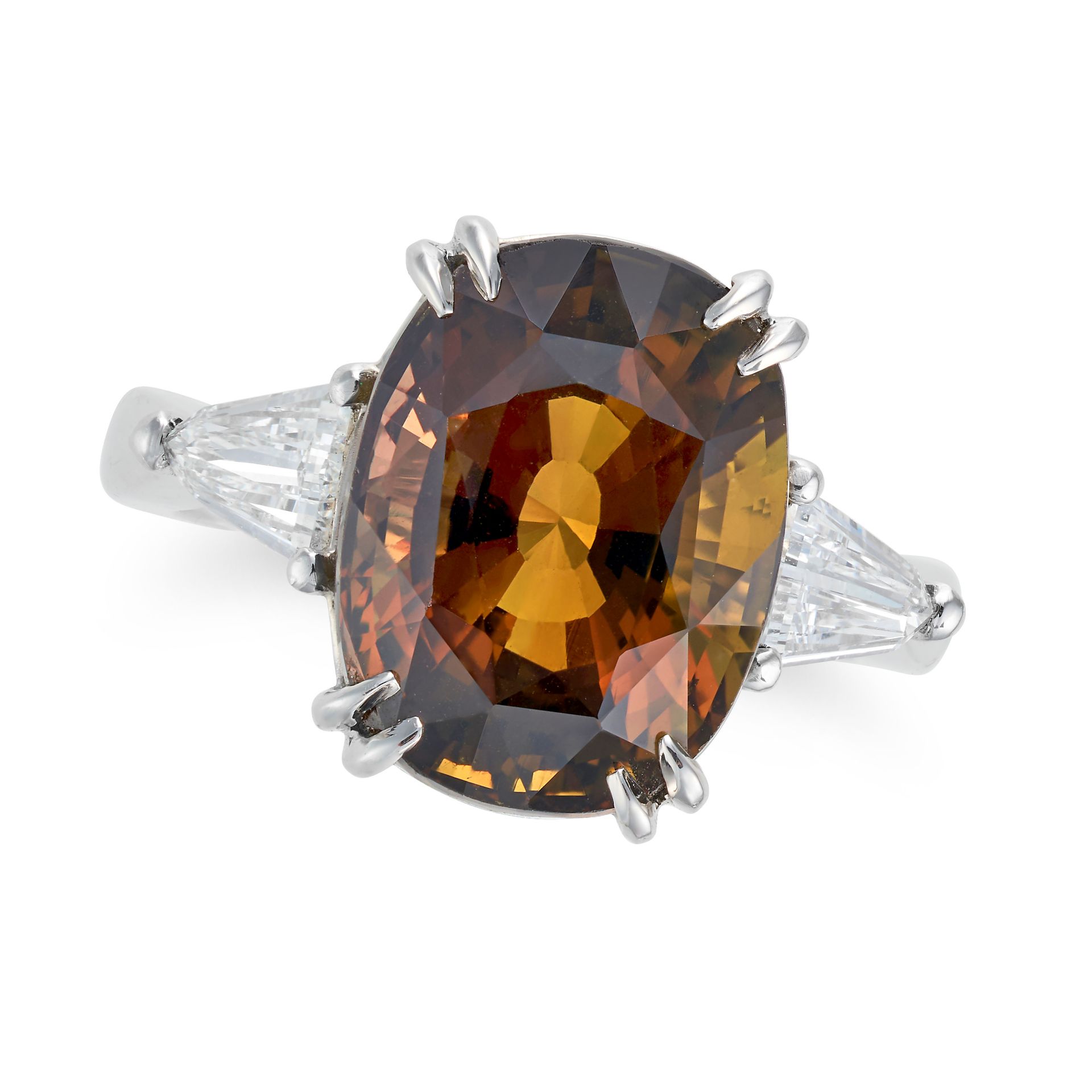 A 9.27 CARAT ALEXANDRITE AND DIAMOND THREE STONE RING set with a cushion cut alexandrite of 9.27 ... - Image 3 of 3