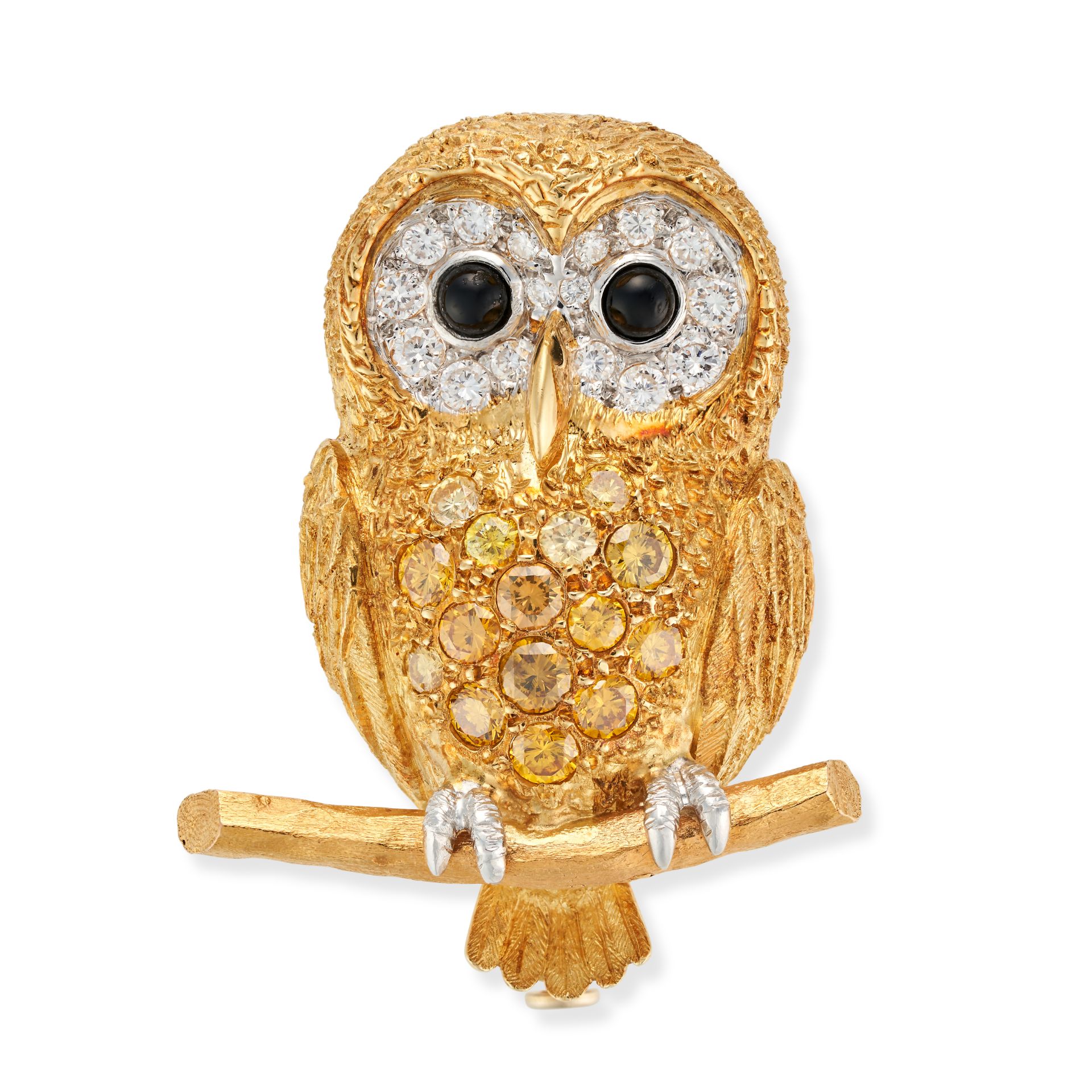 E WOLFE & CO., A YELLOW DIAMOND AND SAPPHIRE OWL BROOCH in 18ct yellow gold, designed as an owl p...