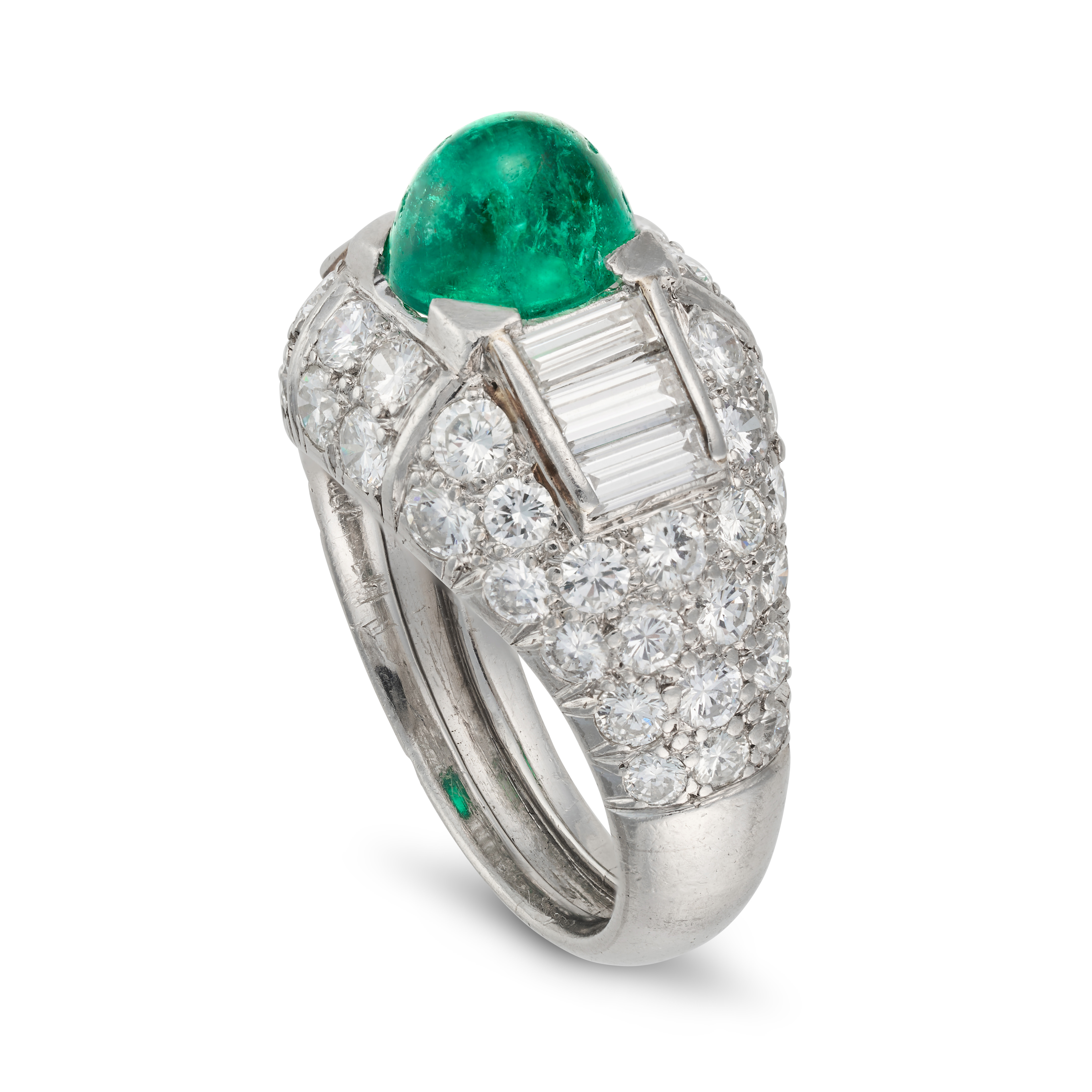 CARTIER, A FINE EMERALD AND DIAMOND RING in platinum, set with an oval cabochon emerald of approx... - Image 2 of 3