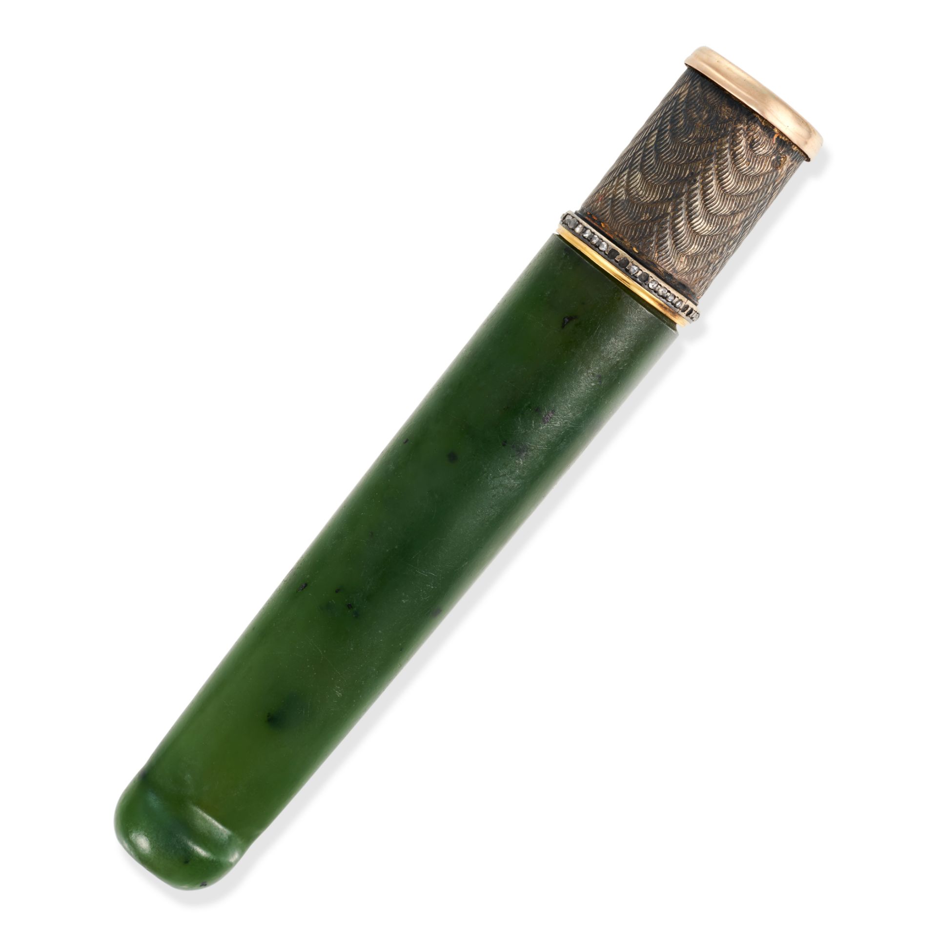 FABERGE, AN ANTIQUE NEPHRITE JADE AND DIAMOND CIGARETTE HOLDER in 56 zolotnik gold, formed of pol...