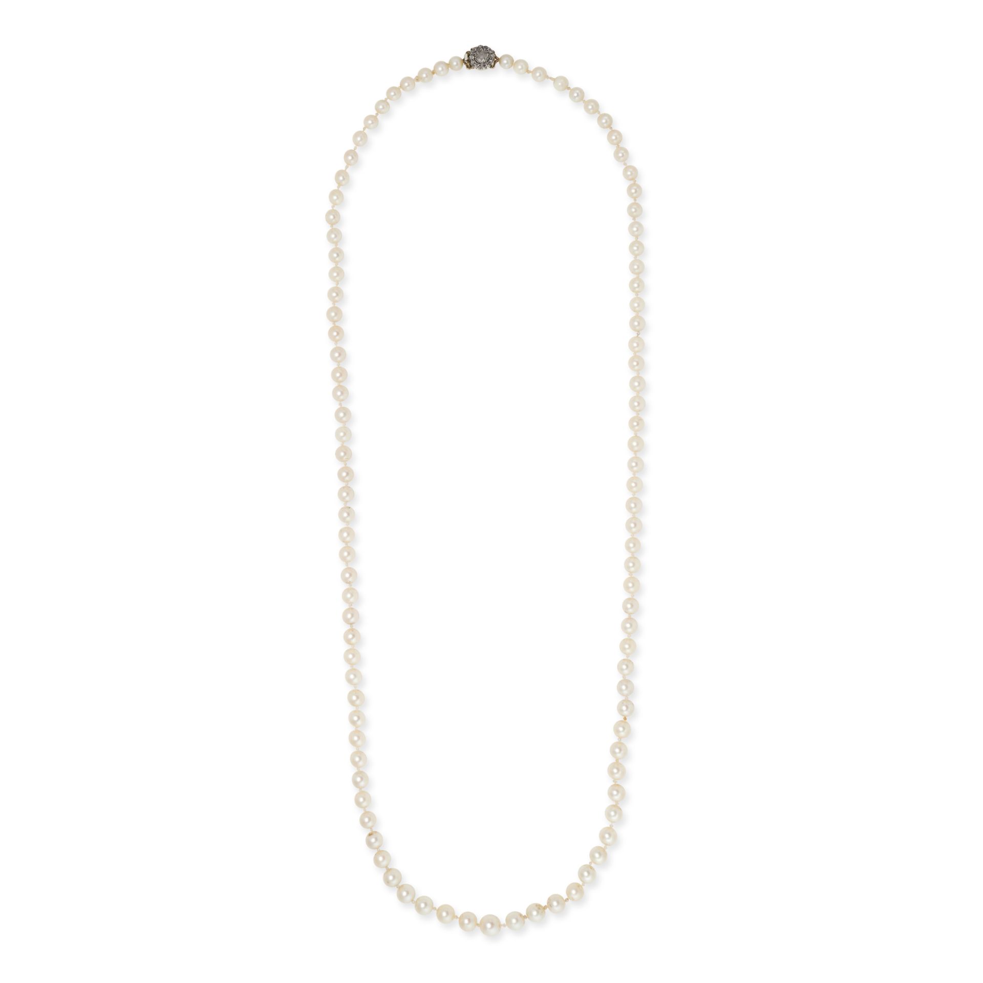 A PEARL AND DIAMOND NECKLACE in yellow gold and silver, comprising a single row of pearls, the cl...