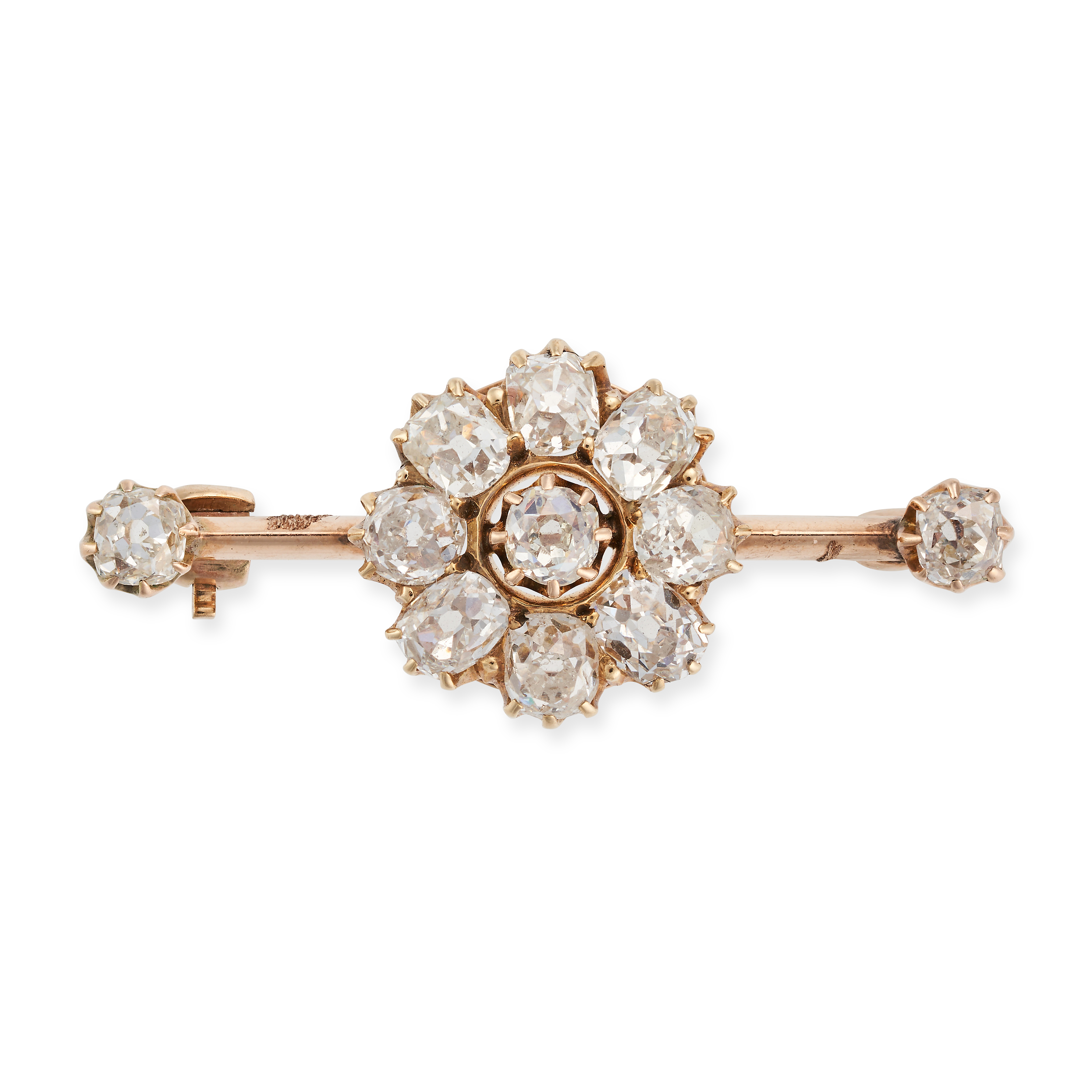 AN ANTIQUE DIAMOND CLUSTER BAR BROOCH in yellow gold, set with a cluster of old cut diamonds, eac...