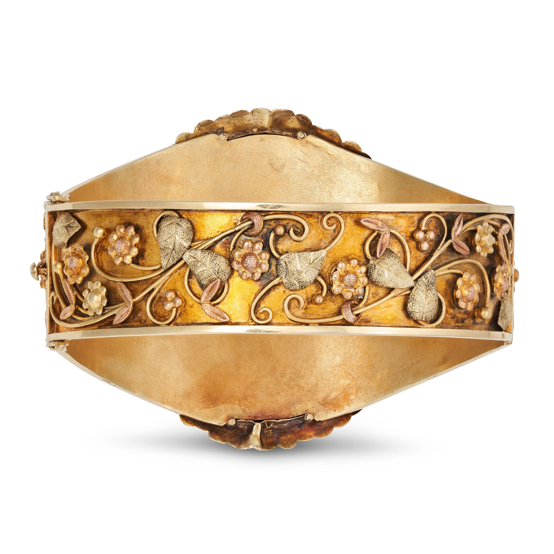 AN ANTIQUE CONCH SHELL CAMEO BANGLE in yellow gold, set with an oval conch shell cameo carved to ... - Image 2 of 2