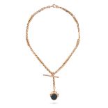 AN ANTIQUE BLOODSTONE AND CARNELIAN ALBERT CHAIN in 9ct yellow gold, comprising a row of fancy li...